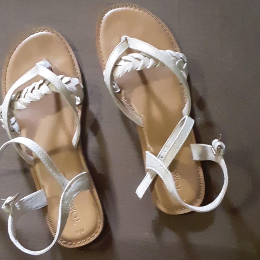 Tom's sandals